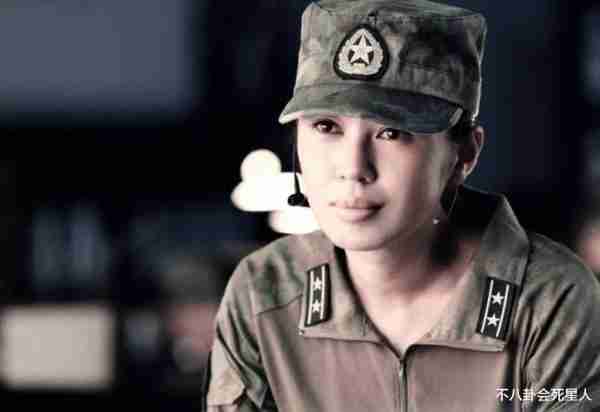 同样演“女军官”，把杨幂和王鸥俞飞鸿放在一起，差别就出来了（杨幂王鸥关系）-第17张图片-九妖电影