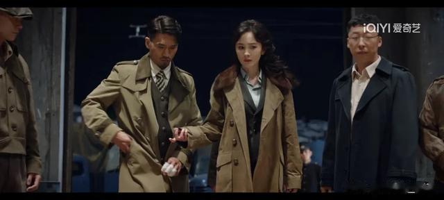 同样演“女特务”，把杨幂和王鸥的演技做比较，差别就出来了（杨幂跟王鸥）-第35张图片-九妖电影