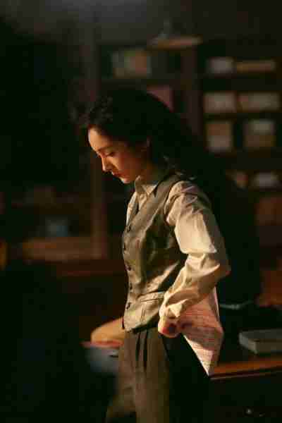 同样演“女特务”，把杨幂和王鸥的演技做比较，差别就出来了（杨幂跟王鸥）-第40张图片-九妖电影