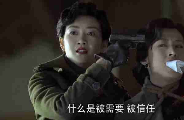 同样演“红唇妩媚”疯批反派，42岁王鸥和37岁杨幂对比，我才明白什么叫“演技炸裂”（王鸥和杨幂同框照片高清）-第8张图片-九妖电影
