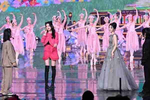 关晓彤和谭松韵同框春晚的彩排(谭松韵合作陈晓官宣了吗)-第4张图片-九妖电影 关晓彤和谭松韵同框春晚的彩排(谭松韵合作陈晓官宣了吗)-第4张图片-九妖电影