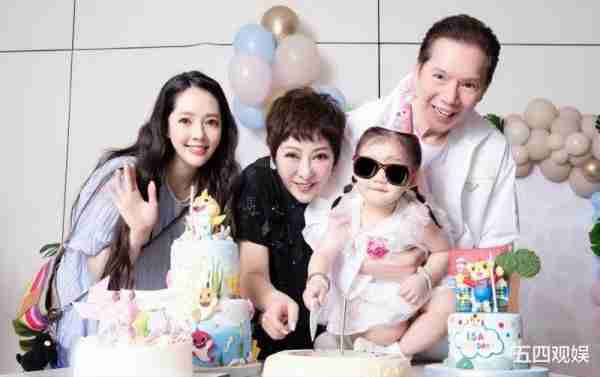 向华强每天和孙女视频，向太把所有珠宝留给孙女，重男轻女不存在的（向华强个人信息）-第4张图片-九妖电影