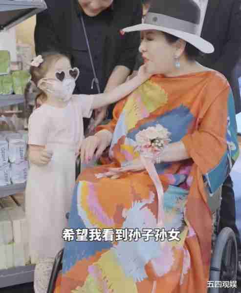 向华强每天和孙女视频，向太把所有珠宝留给孙女，重男轻女不存在的（向华强个人信息）-第12张图片-九妖电影