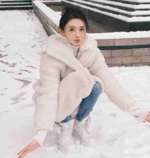 吸引小26岁关晓彤同学，让美女演员未婚生子，52岁高亚麟凭什么？（高亚麟多少岁了）-第9张图片-九妖电影