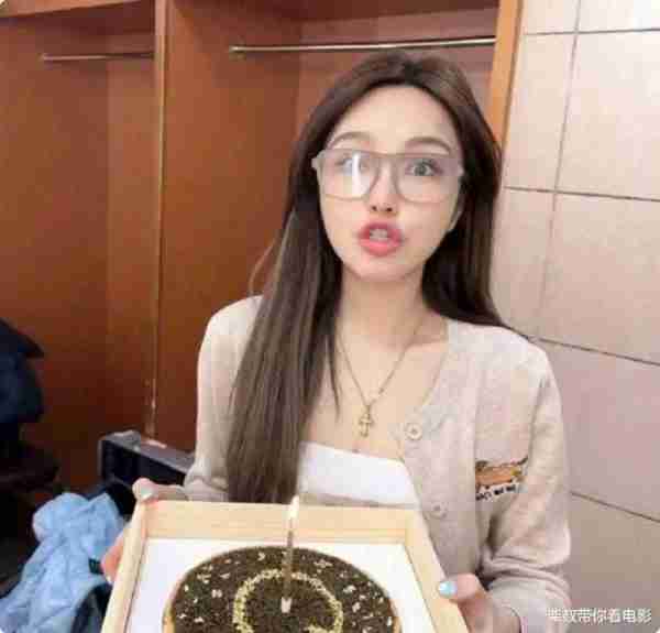 周扬青参加《浪姐5》惹争议，唱跳演啥都不会，是来直播卖货的吗（周扬青爆料文案）-第12张图片-九妖电影