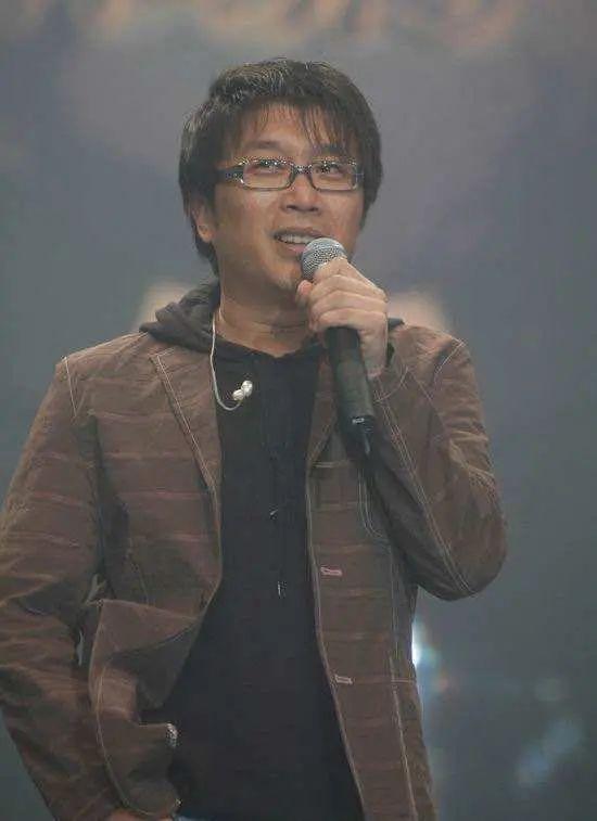 凭一首歌赚2亿,上4次春晚后忽然“消失”,如今的他怎样了?(春晚没了谁)-第10张图片-九妖电影 凭一首歌赚2亿,上4次春晚后忽然“消失”,如今的他怎样了?(春晚没了谁)-第10张图片-九妖电影