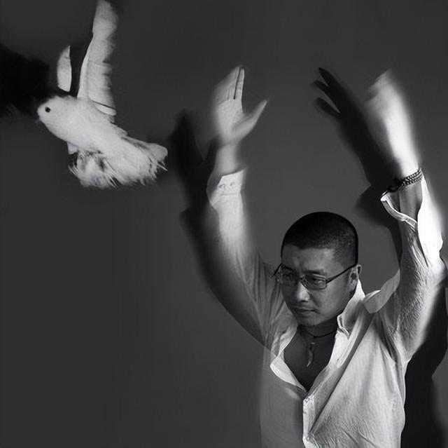 凭一首歌赚2亿,上4次春晚后忽然“消失”,如今的他怎样了?(春晚没了谁)-第21张图片-九妖电影 凭一首歌赚2亿,上4次春晚后忽然“消失”,如今的他怎样了?(春晚没了谁)-第21张图片-九妖电影