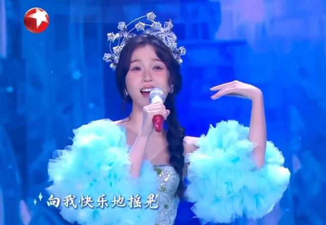 出圈了!东方卫视这一夜,用春晚惊艳了整个中国:我想站起来鼓掌(东方卫视晚会节目单2023)-第32张图片-九妖电影 出圈了!东方卫视这一夜,用春晚惊艳了整个中国:我想站起来鼓掌(东方卫视晚会节目单2023)-第32张图片-九妖电影