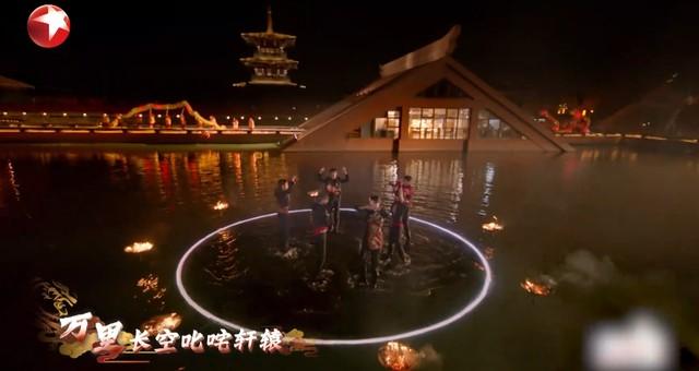 出圈了!东方卫视这一夜,用春晚惊艳了整个中国:我想站起来鼓掌(东方卫视晚会节目单2023)-第37张图片-九妖电影 出圈了!东方卫视这一夜,用春晚惊艳了整个中国:我想站起来鼓掌(东方卫视晚会节目单2023)-第37张图片-九妖电影