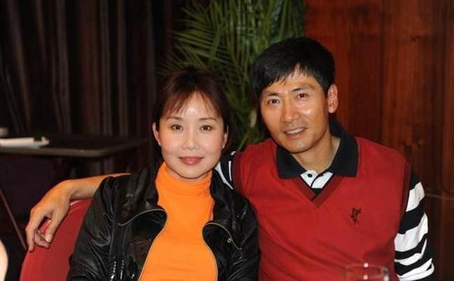 出道31年不温不火,老婆却靠一首歌吃了30年,如今成春晚常客(老婆歌曲歌词)-第5张图片-九妖电影 出道31年不温不火,老婆却靠一首歌吃了30年,如今成春晚常客(老婆歌曲歌词)-第5张图片-九妖电影