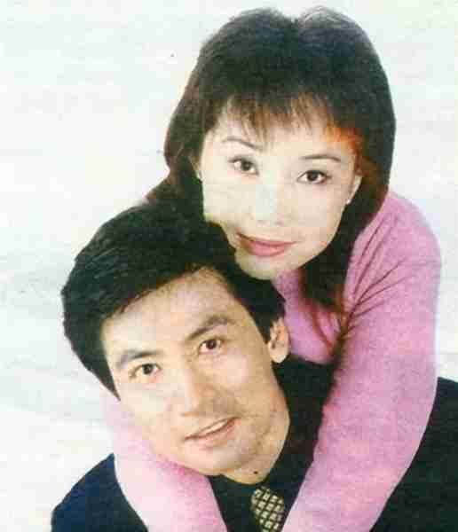 出道31年不温不火,老婆却靠一首歌吃了30年,如今成春晚常客(老婆歌曲歌词)-第7张图片-九妖电影 出道31年不温不火,老婆却靠一首歌吃了30年,如今成春晚常客(老婆歌曲歌词)-第7张图片-九妖电影