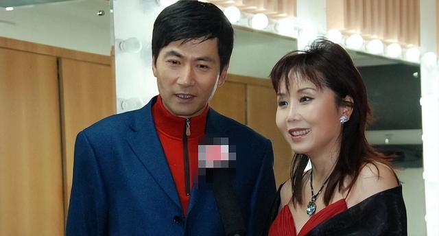 出道31年不温不火,老婆却靠一首歌吃了30年,如今成春晚常客(老婆歌曲歌词)-第6张图片-九妖电影 出道31年不温不火,老婆却靠一首歌吃了30年,如今成春晚常客(老婆歌曲歌词)-第6张图片-九妖电影