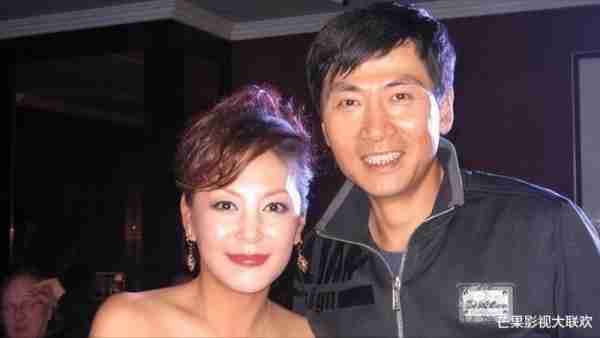 出道31年不温不火，老婆却靠一首歌吃了30年，如今成春晚常客_1（春晚夫妻离婚）-第26张图片-九妖电影