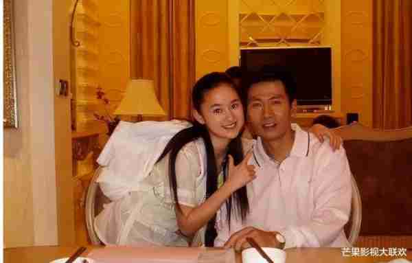 出道31年不温不火，老婆却靠一首歌吃了30年，如今成春晚常客_1（春晚夫妻离婚）-第55张图片-九妖电影