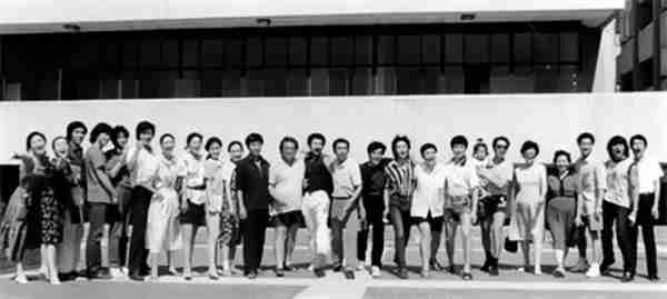 出道36年不温不火，老婆却靠一首歌吃一辈子，如今成春晚常客（老婆是什么歌）-第7张图片-九妖电影