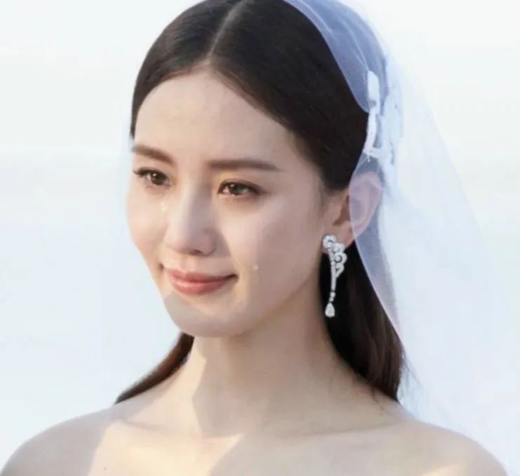 刘诗诗首次登春晚,吴奇隆却回老家过年,两人的婚变的传言不断,网友说,懂得人都懂!(刘诗诗吴奇隆晚宴)-第6张图片-九妖电影 刘诗诗首次登春晚,吴奇隆却回老家过年,两人的婚变的传言不断,网友说,懂得人都懂!(刘诗诗吴奇隆晚宴)-第6张图片-九妖电影