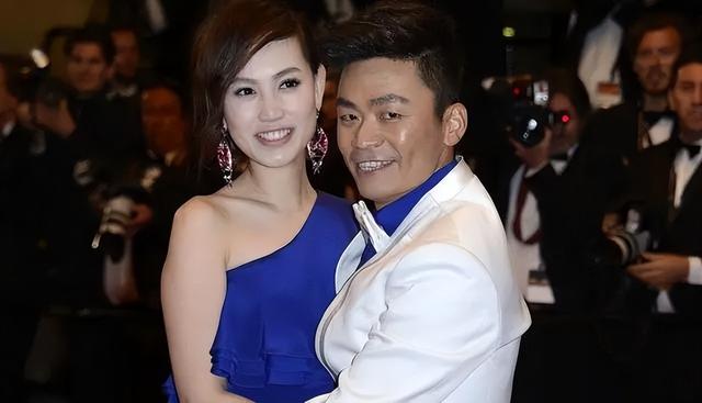 回顾:36岁马蓉近况,一头金发似精神小妹,和王宝强轮番带娃(马蓉最近情况)-第10张图片-九妖电影 回顾:36岁马蓉近况,一头金发似精神小妹,和王宝强轮番带娃(马蓉最近情况)-第10张图片-九妖电影