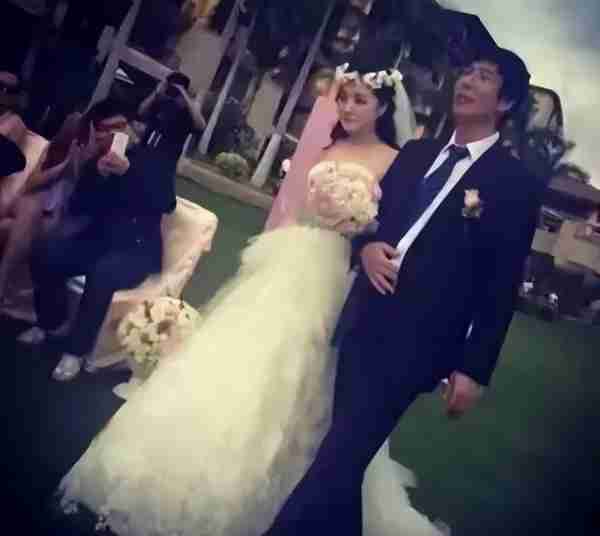 前《青春有你》成员黄一鸣未婚生女,孩子她爹竟是王思聪?(青春有你黄一鸣是安徽哪里人)-第8张图片-九妖电影 前《青春有你》成员黄一鸣未婚生女,孩子她爹竟是王思聪?(青春有你黄一鸣是安徽哪里人)-第8张图片-九妖电影