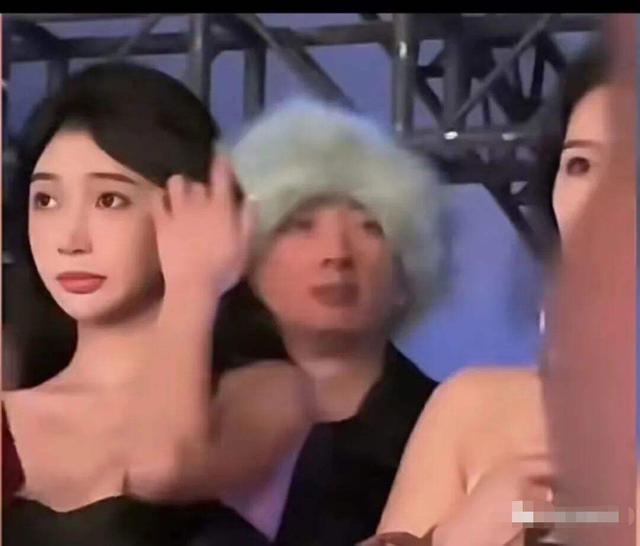 前《青春有你》成员黄一鸣未婚生女,孩子她爹竟是王思聪?(青春有你黄一鸣是安徽哪里人)-第14张图片-九妖电影 前《青春有你》成员黄一鸣未婚生女,孩子她爹竟是王思聪?(青春有你黄一鸣是安徽哪里人)-第14张图片-九妖电影