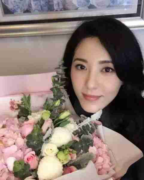 因长相太美看呆张柏芝，母亲为她搬家17次，她究竟有什么魅力？（张柏芝的父母还在吗?）-第17张图片-九妖电影