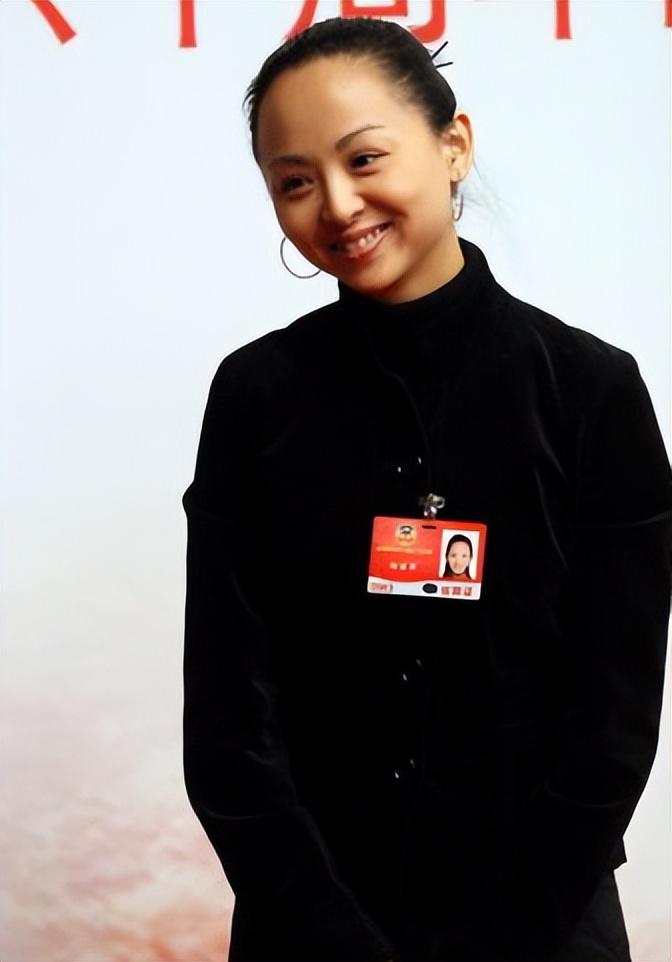 千手观音邰丽华：春晚爆红，拒绝富豪，却下嫁穷小子，如今怎样了（千手观音邰丽华现状）-第15张图片-九妖电影