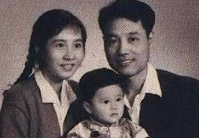 在北京,这群人操控娱乐圈格局40年,潜规则至今没打破(北京娱乐圈幕后大佬名单)-第8张图片-九妖电影 在北京,这群人操控娱乐圈格局40年,潜规则至今没打破(北京娱乐圈幕后大佬名单)-第8张图片-九妖电影