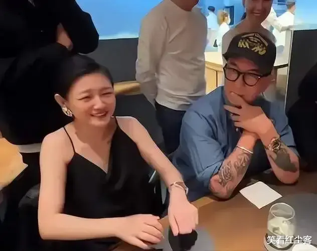大S深夜撒糖：两人结婚以来，第一次看到大S秀恩爱，真的不容易。-第18张图片-九妖电影