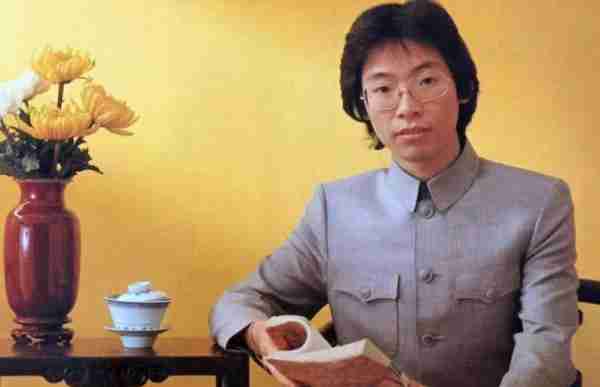 只因在春晚唱了一首歌，却被封杀14年，如今成为上市公司老板！-第7张图片-九妖电影
