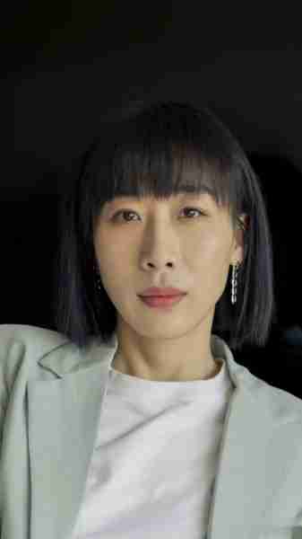 大嘴、驴脸、平胸，明明长得难看却火的一塌糊涂，她们到底凭啥？-第20张图片-九妖电影