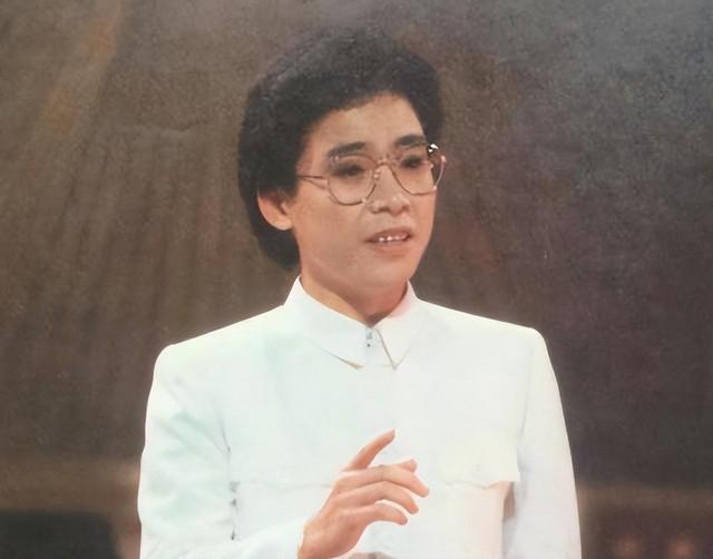只因春晚唱了一首歌，被封杀14年，如今身价过亿，却无偿捐给祖国-第8张图片-九妖电影