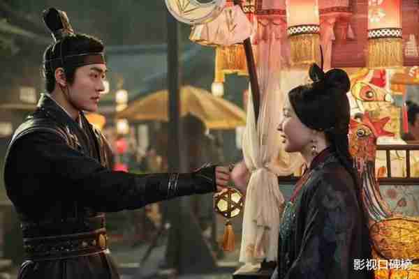 同为喜剧女演员，金靖怀孕、李雪琴恋爱，贾玲距离脱单还要多久？-第2张图片-九妖电影