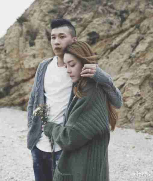 天佑求婚“闺蜜”崔阿扎？配合办婚礼收礼金，共同出席祁天道首秀-第1张图片-九妖电影