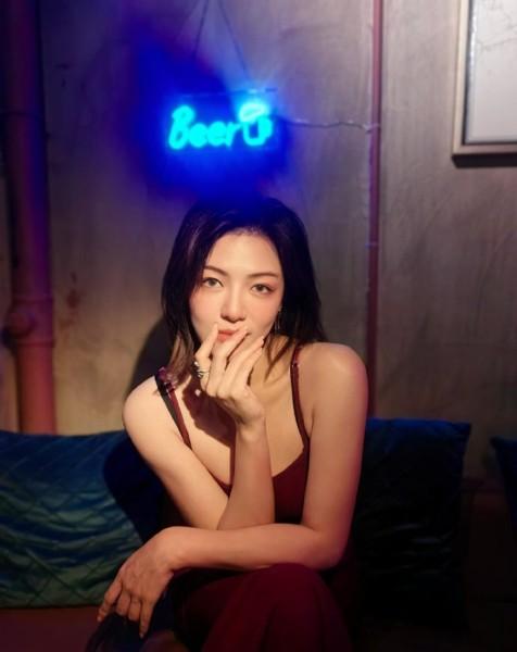太讽刺，高亚麟出轨的女演员是公益大使，评论区骂声一片！-第5张图片-九妖电影