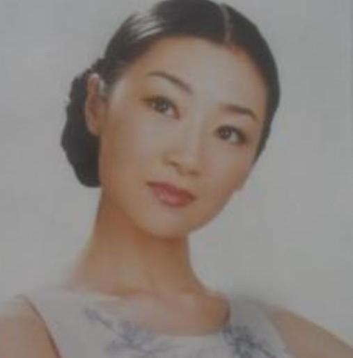 哥哥因《父母爱情》爆红，妹妹3登春晚，却鲜有人知他们是亲兄妹-第5张图片-九妖电影