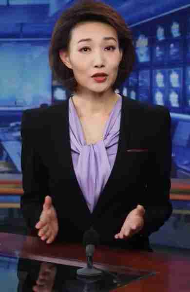 央视主持人李梓萌竟戴假发工作20年，摘下假发后网友都惊呆了！-第12张图片-九妖电影