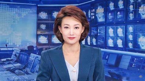 央视主持人李梓萌竟戴假发工作20年，摘下假发后网友都惊呆了！-第20张图片-九妖电影