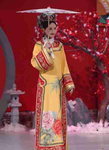唐嫣参与综艺节目，古装造型出镜，又美又飒-第3张图片-九妖电影