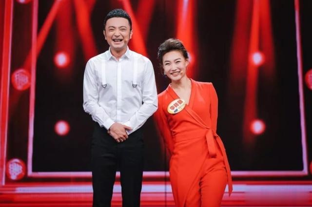 央视主持人李梓萌竟戴假发工作20年，摘下假发后网友都惊呆了！_1-第10张图片-九妖电影