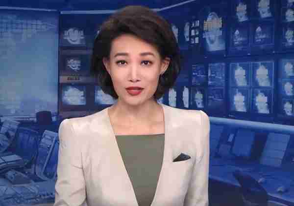 央视主持人李梓萌竟戴假发工作20年,摘下假发后网友都惊呆了!_2-第3张图片-九妖电影 央视主持人李梓萌竟戴假发工作20年,摘下假发后网友都惊呆了!_2-第3张图片-九妖电影