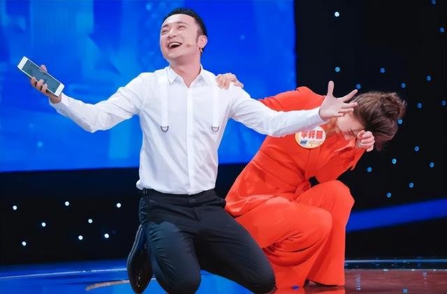 央视主持人李梓萌竟戴假发工作20年,摘下假发后网友都惊呆了!_2-第13张图片-九妖电影 央视主持人李梓萌竟戴假发工作20年,摘下假发后网友都惊呆了!_2-第13张图片-九妖电影