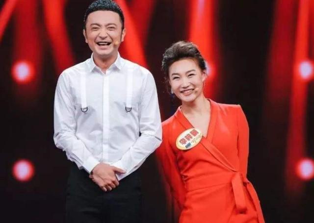 央视主持人李梓萌竟戴假发工作20年,摘下假发后网友都惊呆了!_2-第12张图片-九妖电影 央视主持人李梓萌竟戴假发工作20年,摘下假发后网友都惊呆了!_2-第12张图片-九妖电影