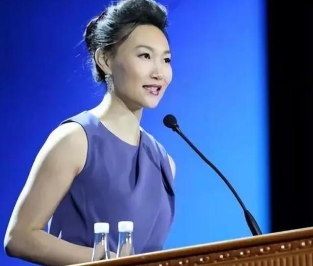 央视主持人李梓萌竟戴假发工作20年,摘下假发后,网友都惊呆了!-第13张图片-九妖电影 央视主持人李梓萌竟戴假发工作20年,摘下假发后,网友都惊呆了!-第13张图片-九妖电影