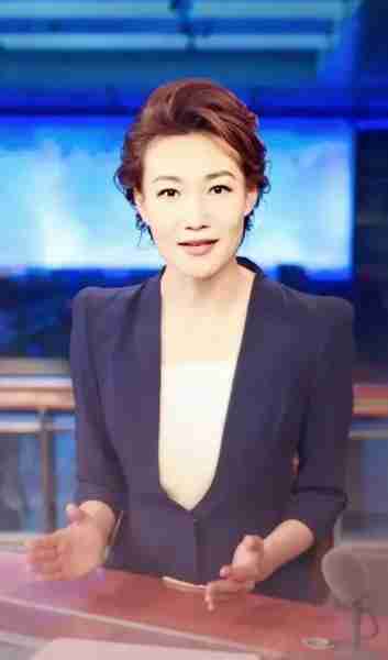 央视主持人李梓萌竟戴假发工作20年,摘下假发后,网友都惊呆了!-第15张图片-九妖电影 央视主持人李梓萌竟戴假发工作20年,摘下假发后,网友都惊呆了!-第15张图片-九妖电影