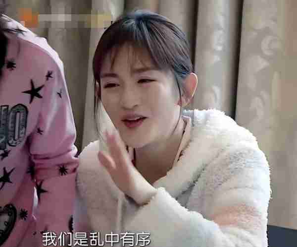 头油到发臭、秋裤脏到包浆、衣服泡到发霉,这些明星私下是真邋遢-第12张图片-九妖电影 头油到发臭、秋裤脏到包浆、衣服泡到发霉,这些明星私下是真邋遢-第12张图片-九妖电影