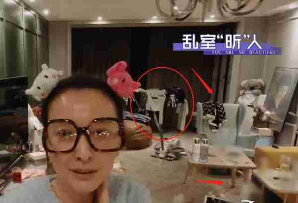 头油到发臭、秋裤脏到包浆、衣服泡到发霉,这些明星私下是真邋遢-第17张图片-九妖电影 头油到发臭、秋裤脏到包浆、衣服泡到发霉,这些明星私下是真邋遢-第17张图片-九妖电影