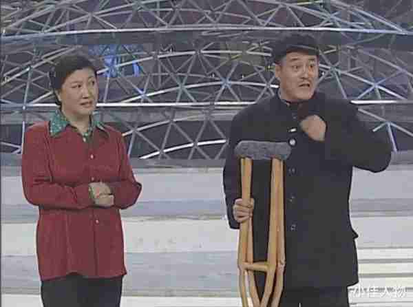 回顾春晚之2001，李玟劲歌热舞美出天际，卖拐经典再难复制-第5张图片-九妖电影
