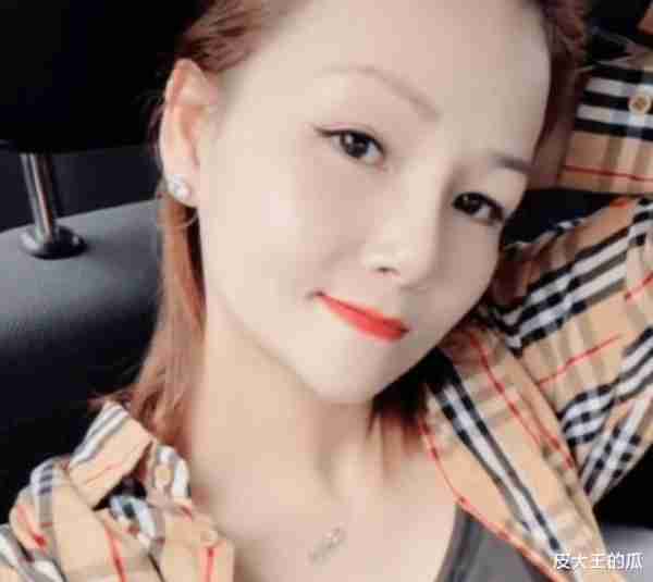 女主播和男友直播交作业，全程直播间都没被封，网友：正能量-第3张图片-九妖电影