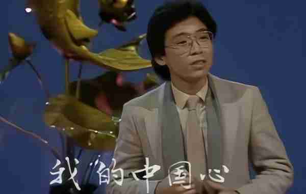 因在春晚唱了一首歌，他惨遭封杀14年，今身价过亿后无偿捐给祖国-第1张图片-九妖电影