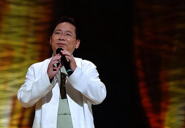因在春晚唱了一首歌，被封杀14年，今将上亿资产全部无偿捐献！-第17张图片-九妖电影