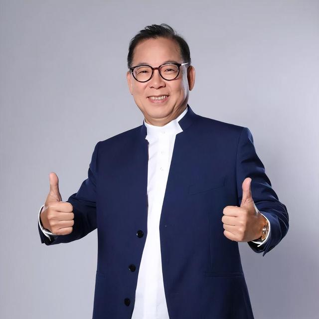 因在春晚唱了一首歌，被封杀14年，今将上亿资产全部无偿捐献！-第19张图片-九妖电影